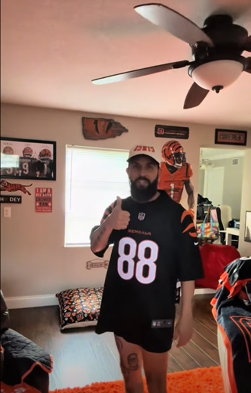 Fan showcase video of ujersey products