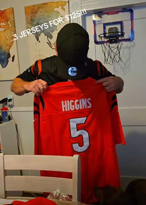 Fan review video of a ujersey